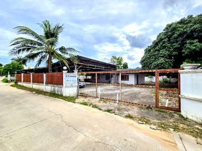 Land for sale Bang Lamung Chonburi : Land for Sale Nong Ket Yai East Pattaya 284 Sq.wah with House