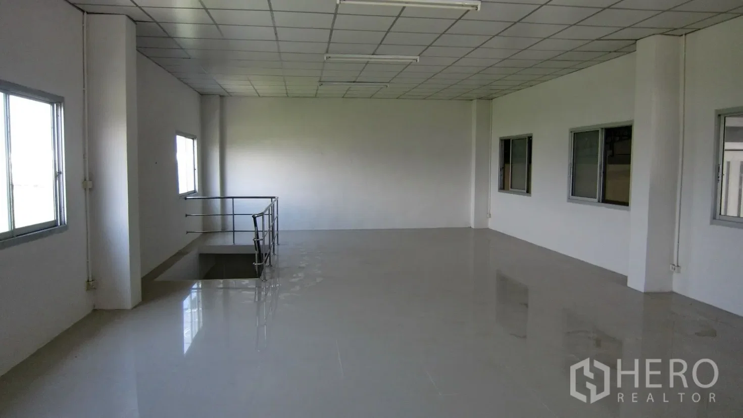 รูป ให้เช่า โกดัง 1100 ตรม บางเสาธง สมุทรปราการ - รูปที่ 10/10