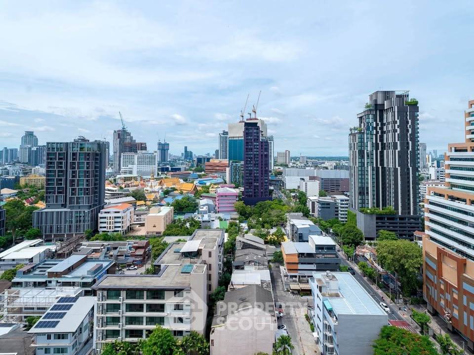 picture 2-BR Condo at Maru Ekkamai 2 near BTS Ekkamai (ID 3347576) - 4/8