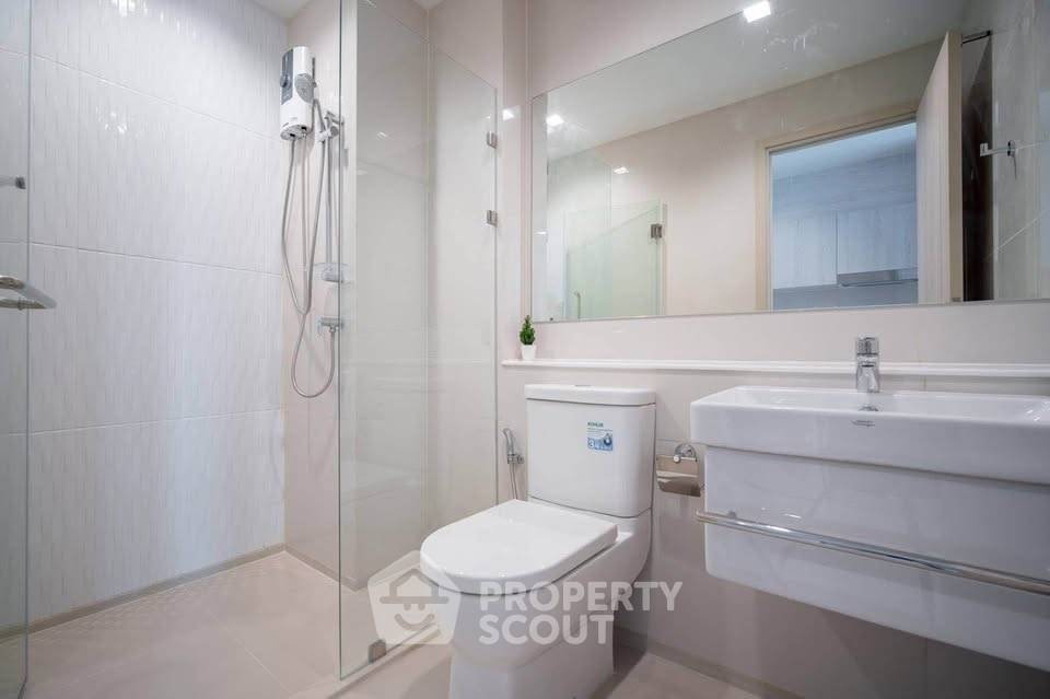 picture Studio Condo at Life One Wireless near BTS Phloen Chit (ID 3347426) - 9/9