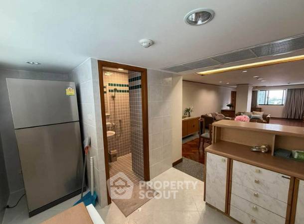 picture Pet-Friendly 2-BR United Tower Thong Lor, 16th Floor, BTS Thong Lor (ID 3337609) - 4/8