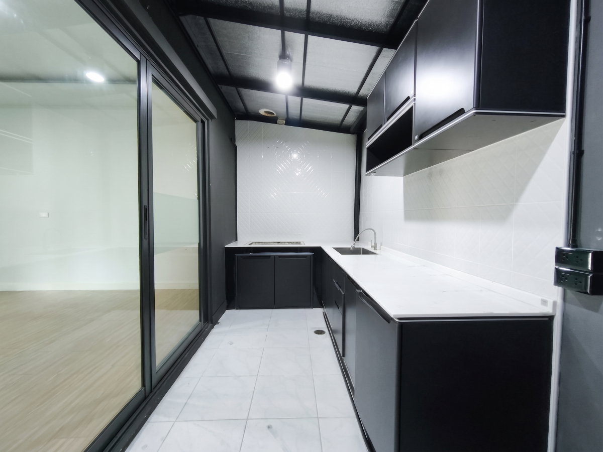 picture 🏡 Townhome with a new layout – only 1.69 million 📍 Pleno Town Westgate Village - 5/18