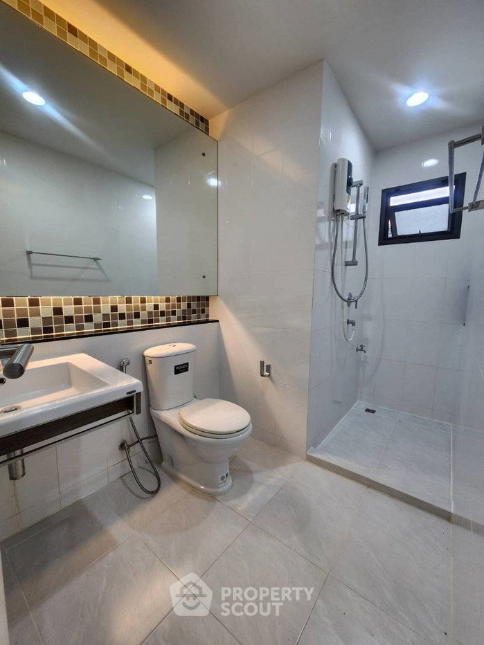 picture 3-BR 193 Sqm House At Setthasiri Krungthep Kreetha (ID 3334880) - 19/19