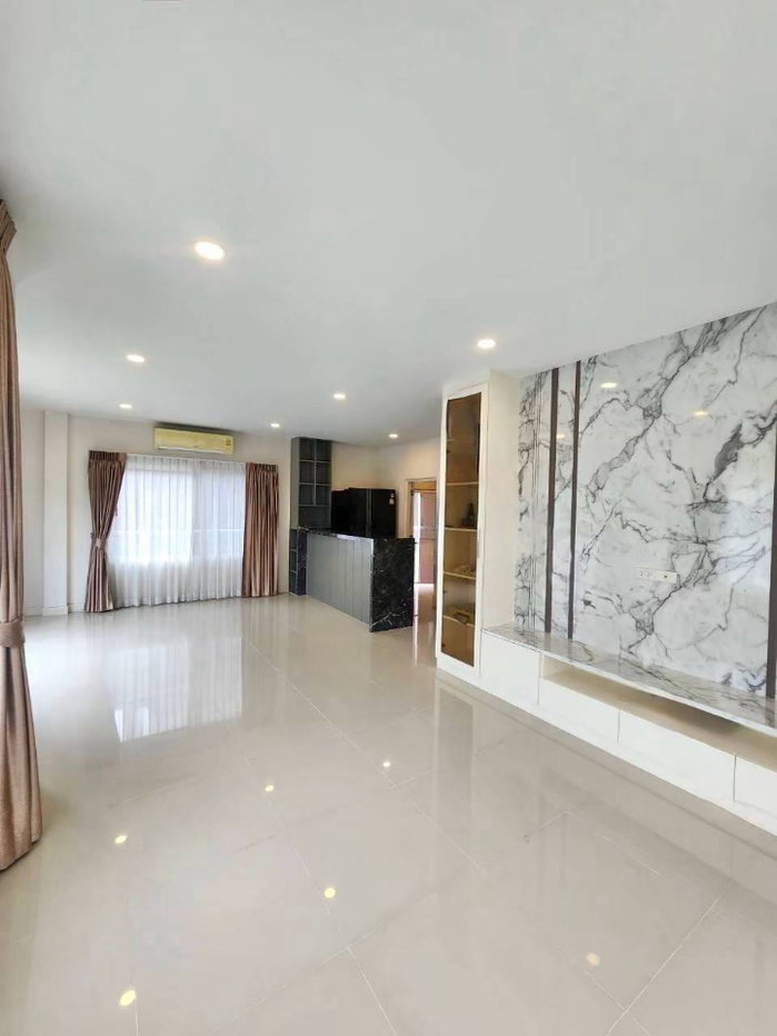 รูป ขายบ้านเดี่ยว 2 ชั้น Centro Bangna-Wongwaen บ้านหลังริม 61.5 ตร.ว. 4 ห้องนอน 4 ห้องน้ำ พร้อมเฟอร์นิเจอร์ ย่านบางนา-ประเวศ - รูปที่ 2/21