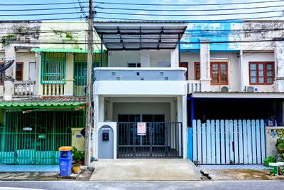 ขายทาวน์โฮม : ขายราคาพิเศษ ทาวน์เฮ้าส์ 2 ชั้น ม.ร่มเงาไม้  [บางบัวทอง–ลาดปลาดุก] ขาย 1.38 ล้านบาท