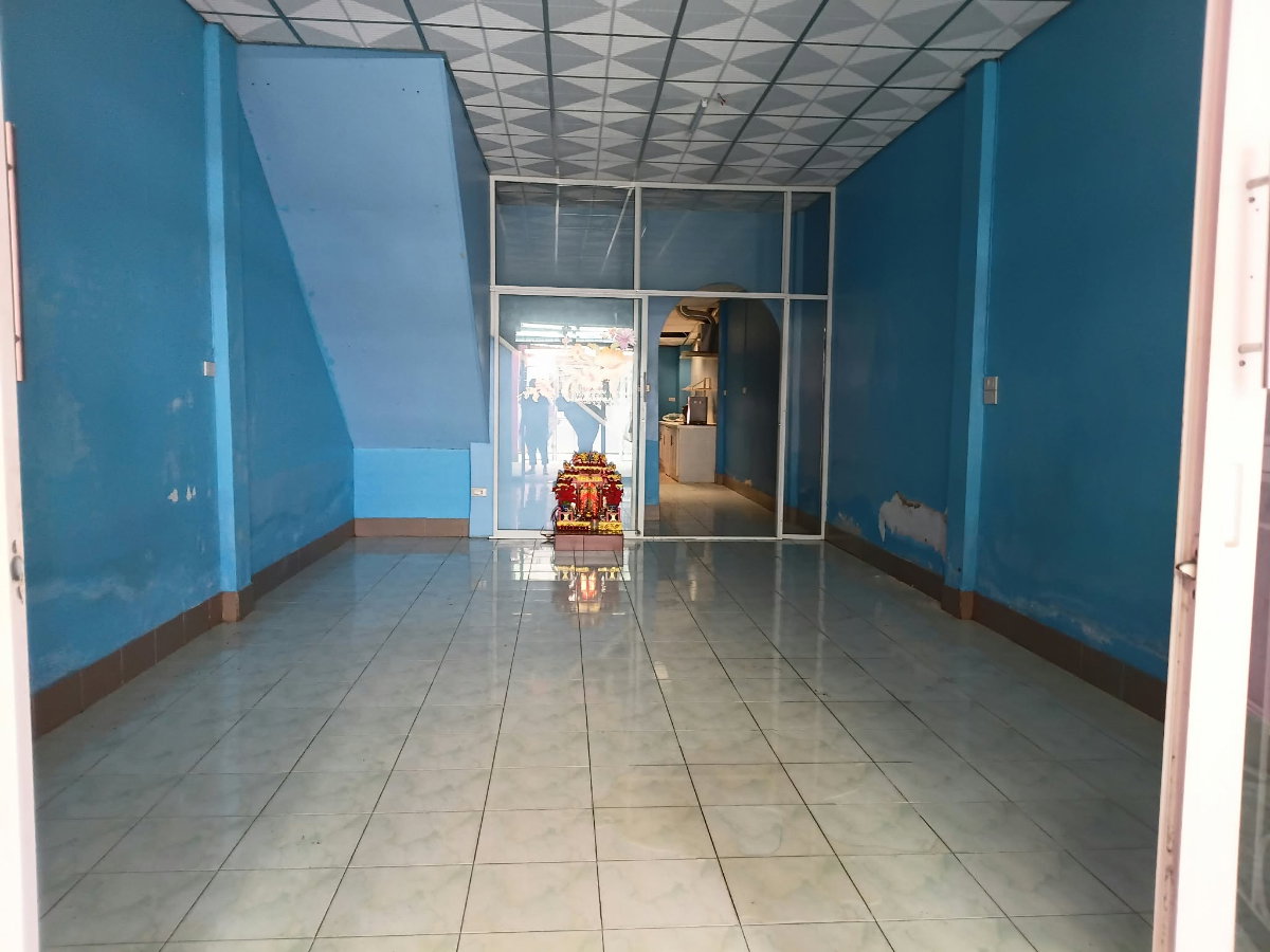 รูป ขายด่วน บ้านทาวน์เฮาส์ หมู่บ้าน ร่มไทร เดินทางสะดวกใกล้ Btsสำโรง - รูปที่ 2/9