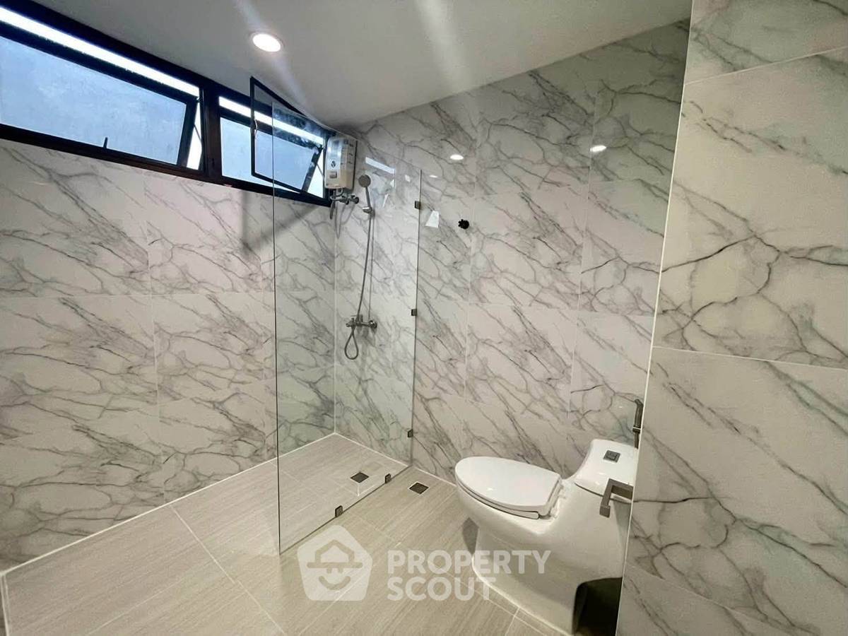 รูป คอนโด 3 ห้องนอน 156 ตร.ม. The Waterford Park Sukhumvit 53 ใกล้ BTS ทองหล่อ (ID 3348729) - รูปที่ 11/12