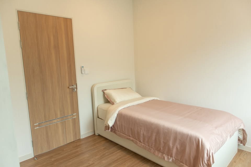 รูป ให้เช่าบ้านเดี่ยว บ้านใหม่หรู Mantana Bangna Km.15  ใกล้ Mega Bangna / IKEA / สนามบินสุวรรณภูมิ  4 ห้องนอน 5 ห้องน้ำ  Line: @ideally.property - รูปที่ 15/27