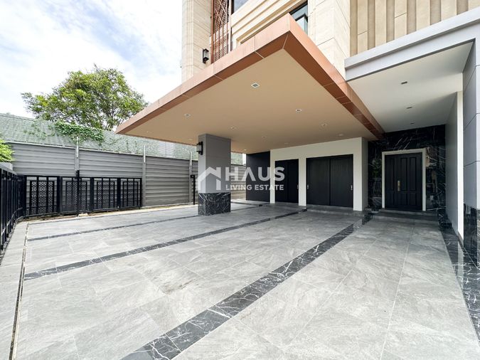 ขายบ้านเดี่ยว 5 ห้องนอน 706 ตร.ม. 129.5 ตร.ว. ดิ ออปซิเดียน พุทธมณฑลสาย 1