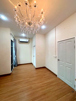 Townhouses for sale Rangsit-Nakhon Nayok Road : Townhouse for sale, energy saving home, Golden Town, vibhavadi rangsit, prime location near Future Park Rangsit, , suitable for a home office.