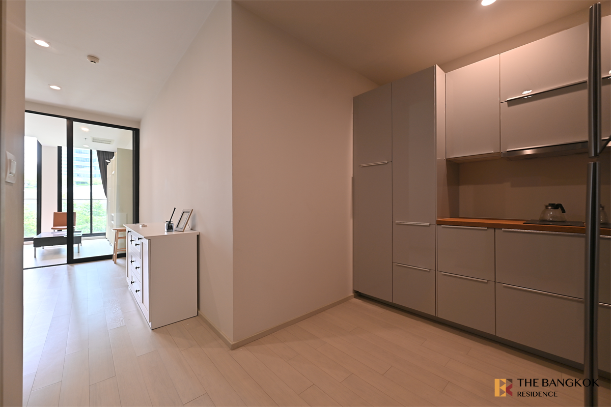 picture Noble Ploenchit near BTS Phloen Chit Cool Condo, Central City Location - 7/10