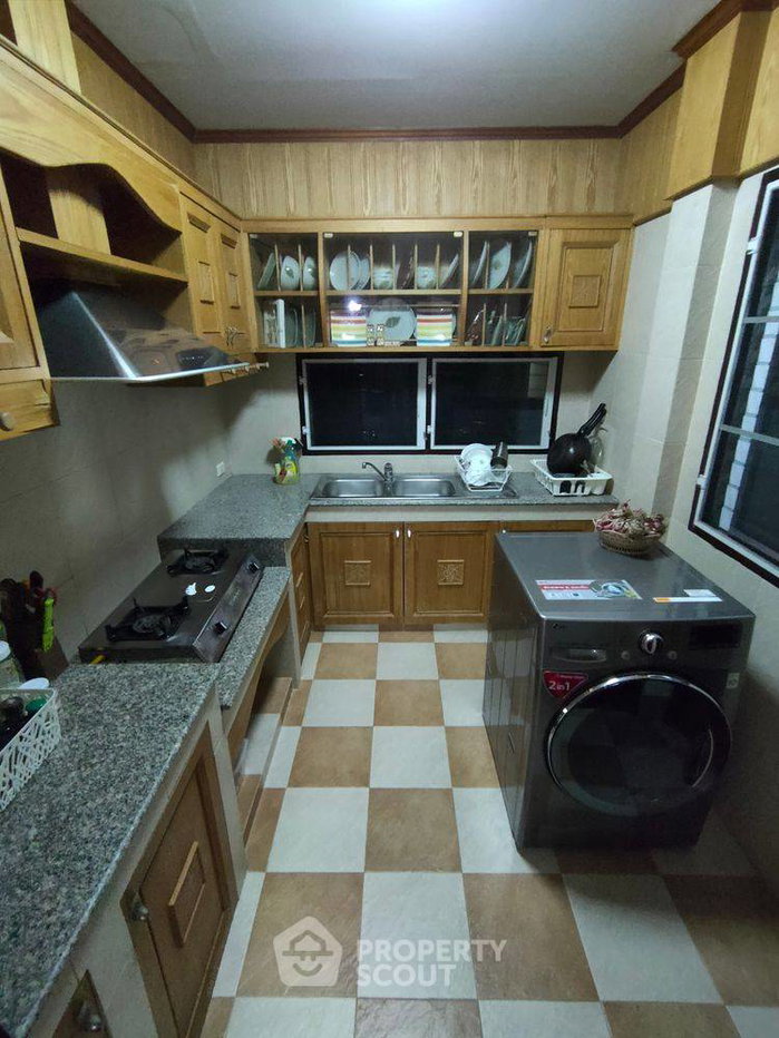 รูป บ้านเดี่ยว 3 ห้องนอน ขนาด 300 ตร.ม. Baan Nantawan Srinakarin (ID 3343971) - รูปที่ 4/6