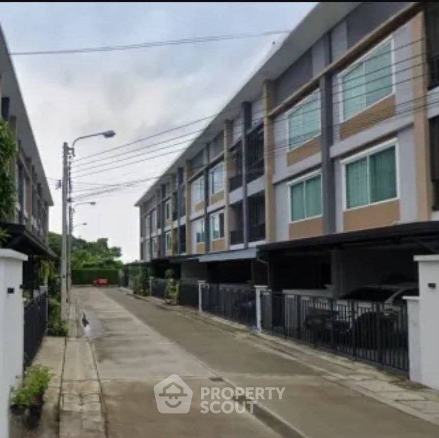 รูป ทาวน์เฮ้าส์ 4-ห้องนอน ใน ประเวศ (ID 3348693) - รูปที่ 11/11