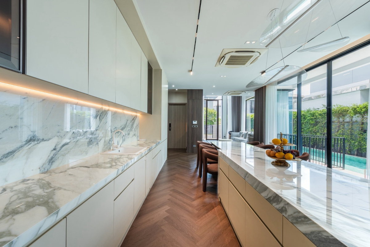 รูป บ้านเดี่ยวพูลวิลล่าหรูระดับ Ultra-Luxury! BELGRAVIA บางนา-พระราม 9 บิวท์อินสวยจัดเต็ม พร้อมสังคมส่วนตัวขั้นสุดเพียง 65 ครอบครัว สภาพใหม่พร้อมอยู่ - รูปที่ 42/67