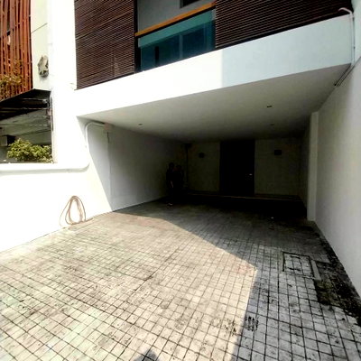 Home office for rent J Avenue Thonglor : LTHC16277 - Home Office For Rent | Sukhumvit 35 | Near EmQuartier | 400 Sq.m. | 4 Beds | 5 Baths | 180K/Month