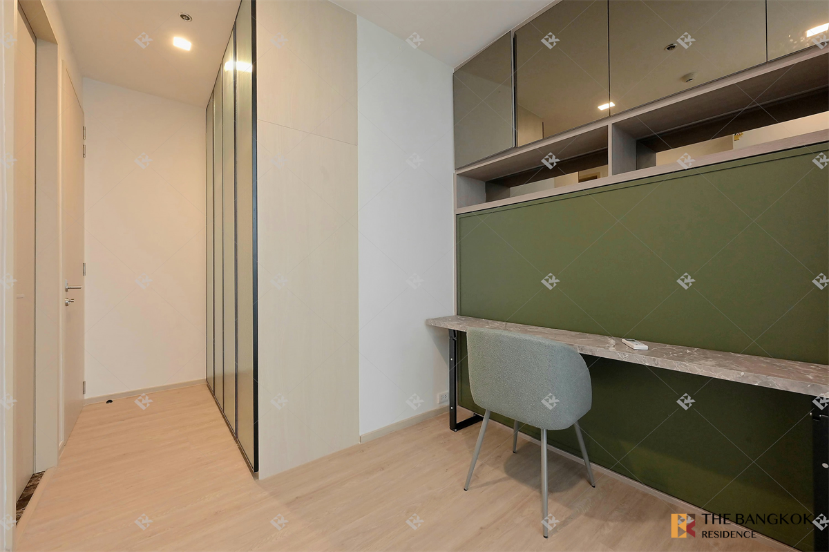 picture High-potential Location, Not as Expensive as You Think NOBLE STATE 39 near BTS Phrom Phong - 3/10