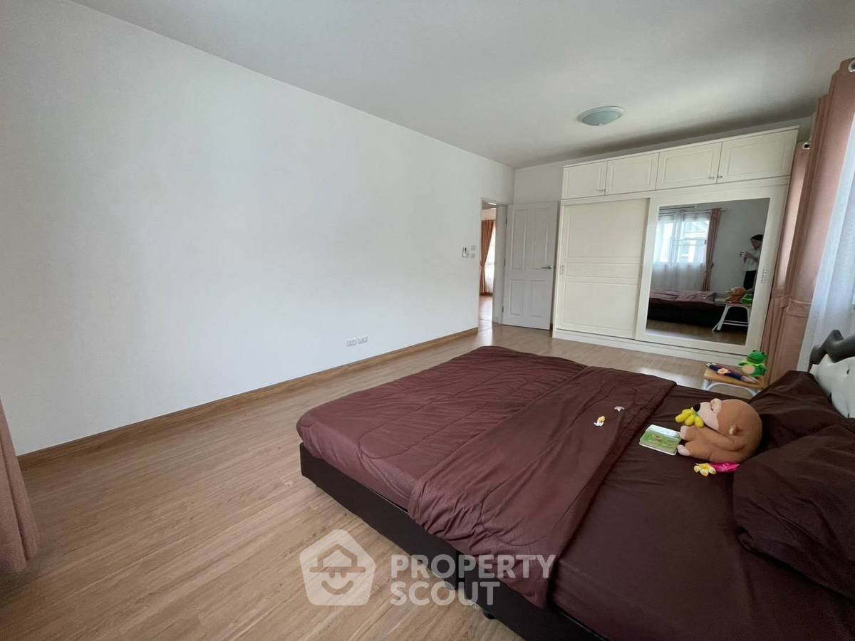 รูป คอนโด 3-ห้องนอน ที่ เดอะ ลิฟวิ่ง คอนโด ศรีราชา ใกล้ บ่อวิน (ID 3348795) - รูปที่ 15/26