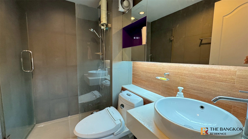 Chateau In Town Phaholyothin 11 is a condominium project, developed by CMC Group, located at Soi Sena Ruam, Samsen Nai, Phaya Thai, Bangkok 10400. Construction of Chateau In Town Phaholyothin 11 was c คอนโดย่าน CBD ราคาถูกกว่าตลาด ใกล้ BTS สถานีเสนาร่วม