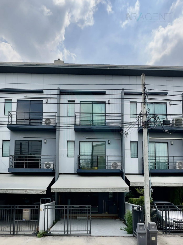 รูป ขายทาวน์โฮม โครงการ บ้านกลางเมือง พระราม 9-อ่อนนุช 3 ชั้น 4 ห้องนอน 3 ห้องน้ำ - รูปที่ 1/8