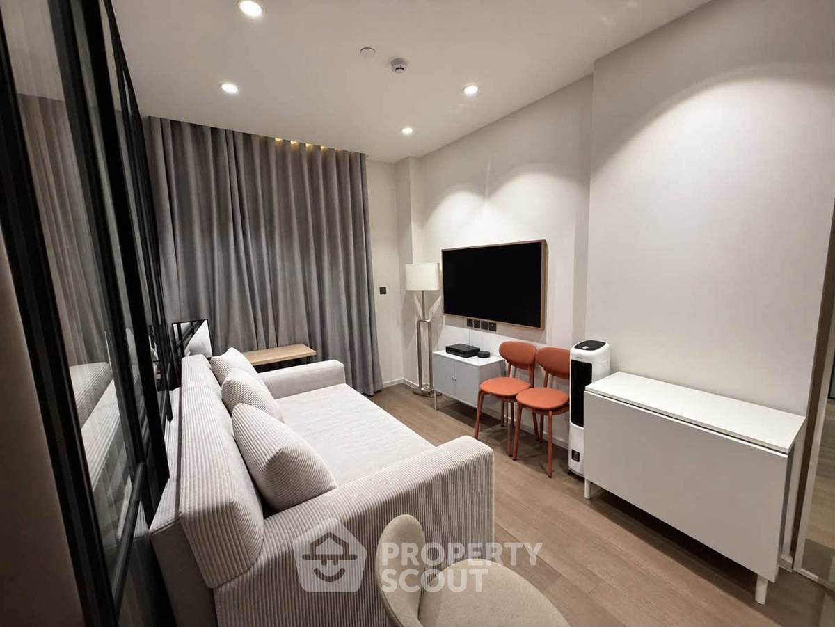 picture Pet-Friendly 1-BR Muniq Sukhumvit 23 Near MRT Sukhumvit (ID 3348550) - 1/8