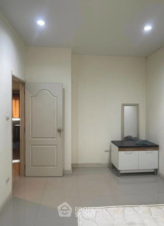 รูป บ้าน 4 ห้องนอน ในโครงการ I Leaf Prime Rama 2 Km.14 ทำเลท่าข้าม (ID 3348082) - รูปที่ 4/5