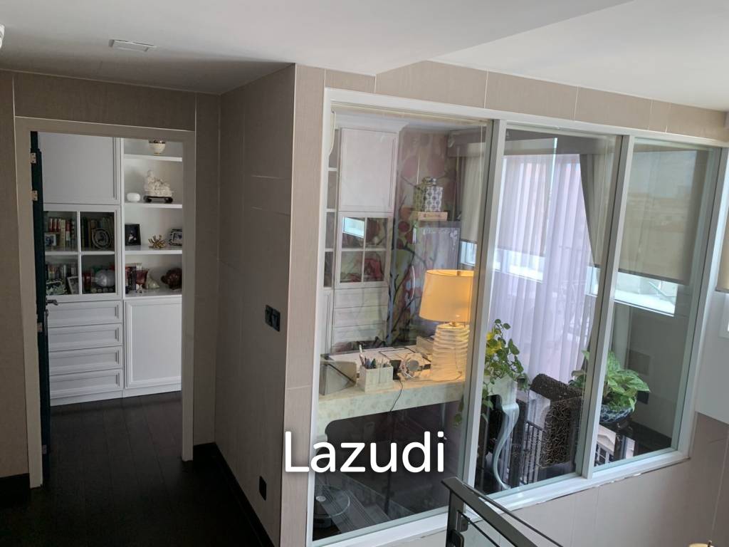 รูป Modern 3-Bed Condo in Maestro 01 Sathorn Yen Akat - รูปที่ 8/22