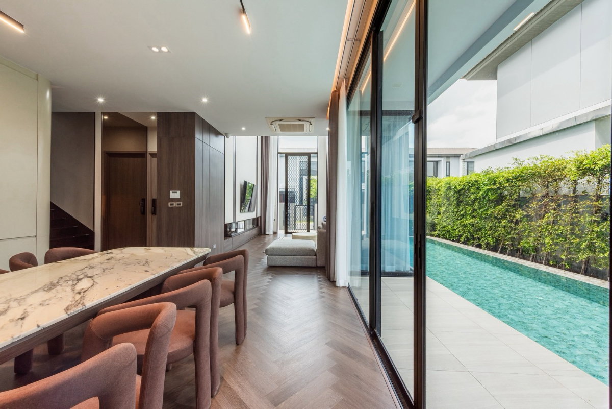 รูป บ้านเดี่ยวพูลวิลล่าหรูระดับ Ultra-Luxury! BELGRAVIA บางนา-พระราม 9 บิวท์อินสวยจัดเต็ม พร้อมสังคมส่วนตัวขั้นสุดเพียง 65 ครอบครัว สภาพใหม่พร้อมอยู่ - รูปที่ 31/67