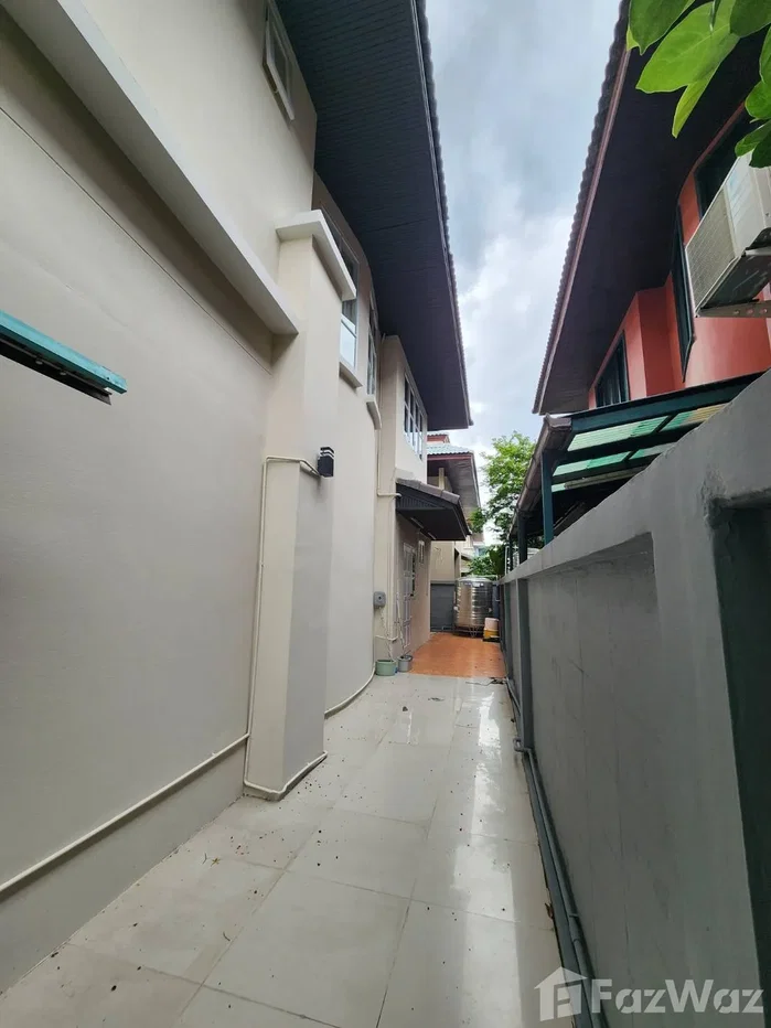 picture Fully Renovated 2-Storey Detached House | Modern Minimal 6810785 - 23/25