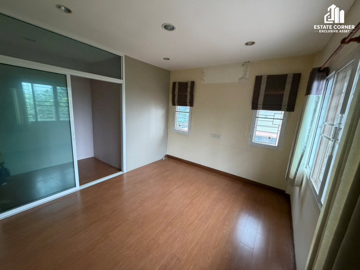 รูป ขายบ้านสวนสวย 200 ตร.ว. อยู่ใน หมู่บ้าน รติรัตน์3 ลาดปลาดุก-คลองตาชม ซอยวัดลาดปลาดุก ไทรน้อย - รูปที่ 2/10