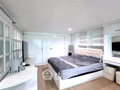Condos for rent : 2-BR Condo at Diamond Tower Condominium near BTS Chong Nonsi (ID 3348611)