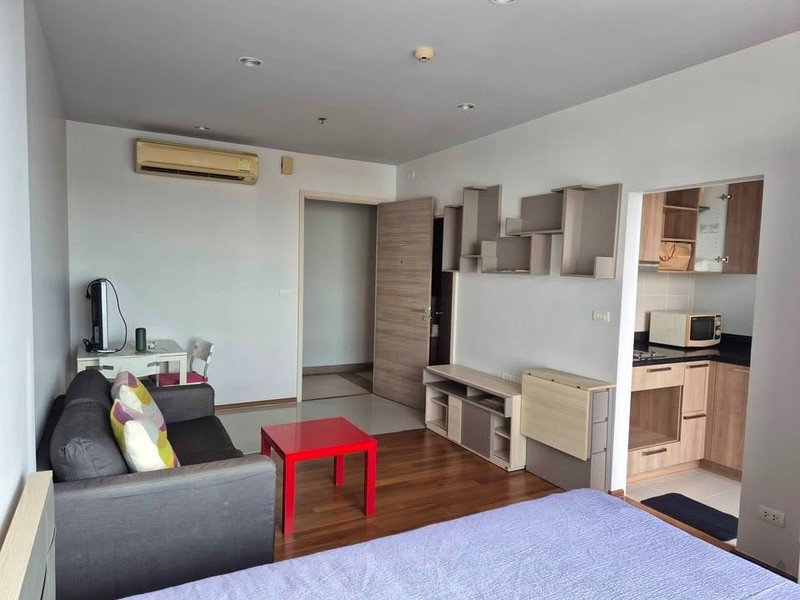 picture A050331 Hive Taksin - 4/8
