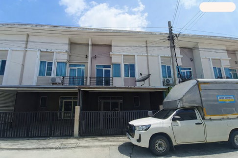 L-H053A|ทาวน์เฮ้าส์ 2 ชั้น โครงการ คาซ่า ซิตี้ วัชรพล-เพิ่มสิน    ถ.เพิ่มสิน แขวงออเงิน เขตสายไหม กรุงเทพมหานคร (ราคา 2,430,000 บาท)