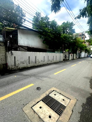 ที่ดิน บิ๊กซี ซูเปอร์เซ็นเตอร์ เอกมัย : LTHC16276 - Prime Land For Sale | Sukhumvit 49 / Thonglor 13 | 196 Sq.wah | 750K/Sq.wah | 147MB