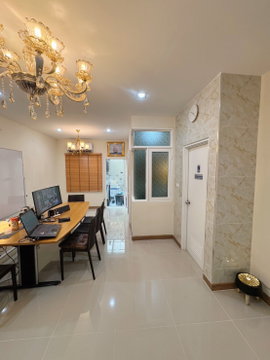 Townhouse for sale, energy saving home, Golden Town, vibhavadi rangsit, prime location near Future Park Rangsit, , suitable for a home office.