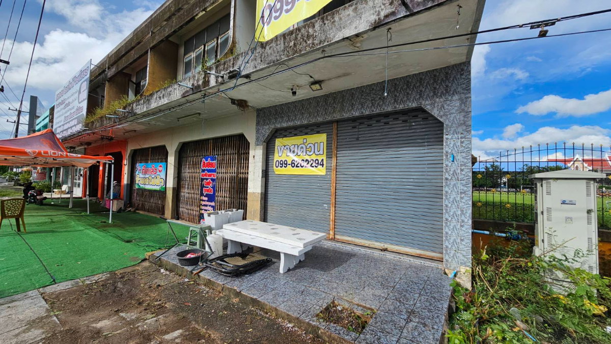รูป ขายบ้านหลังมุมจังหวัดยโสธร ติดหน้าถนนเเจ้งสนิท และ ร.ร.สุขวิทยากรตั้งตรงจิตร 15 ตรงข้ามกับไปรษณีย์ยโสธร - รูปที่ 3/16