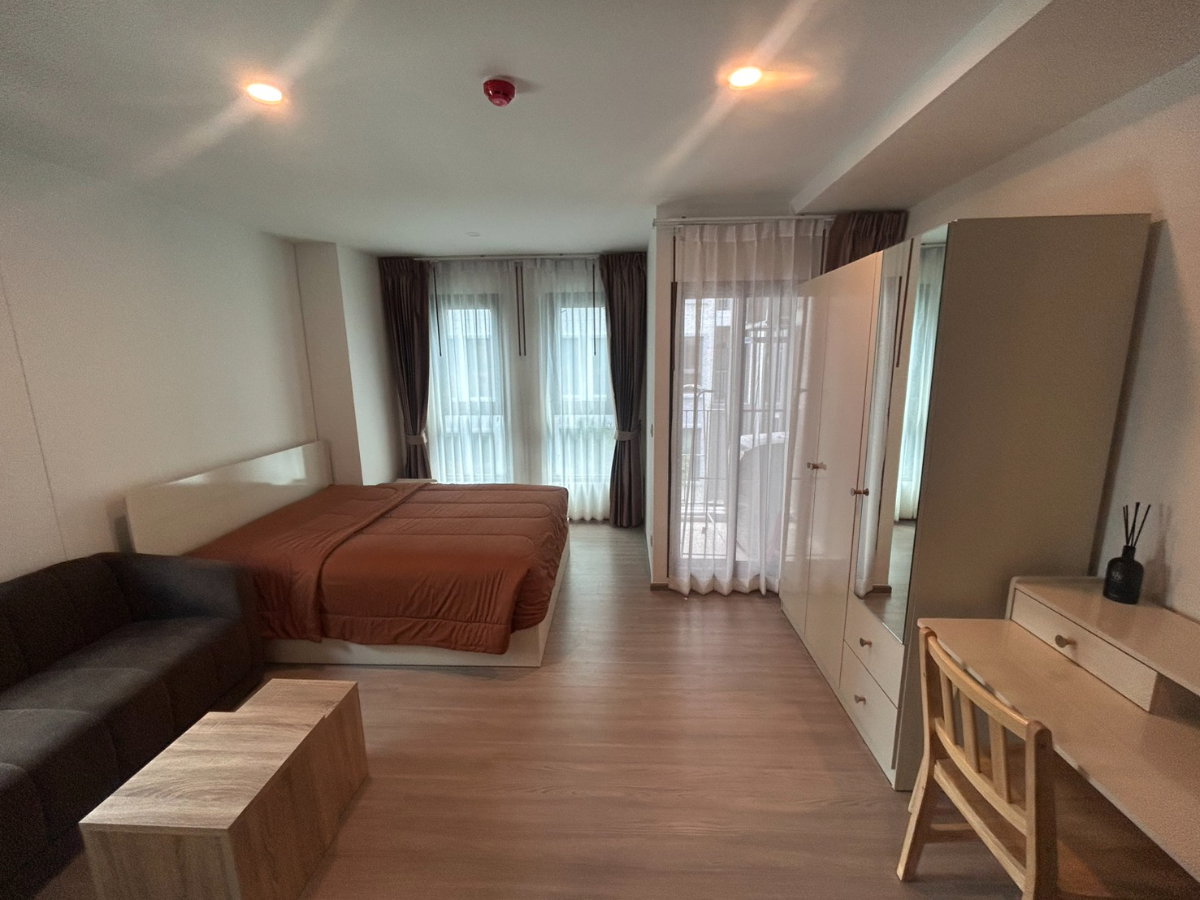 picture ✨🔥 Beautiful, move-in ready unit! 🏙️ Condo for rent at Aspire Ratchayothin Great location, convenient travel, near 🚆 BTS Ratchayothin 📍 - 3/10