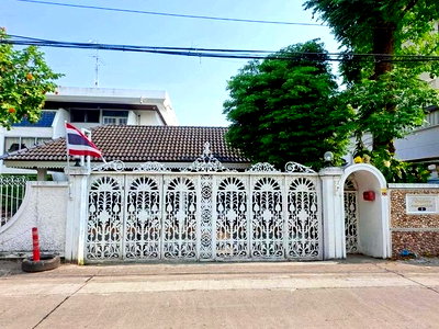 บ้านเดี่ยว นนทบุรี : ขาย บ้านเดี่ยวหลังใหญ่ 240 ตร.ว. ทำเลทอง ซอยงามวงศ์วาน 25 แยก 8 หลังพันทิพย์งามวงศ์วาน 