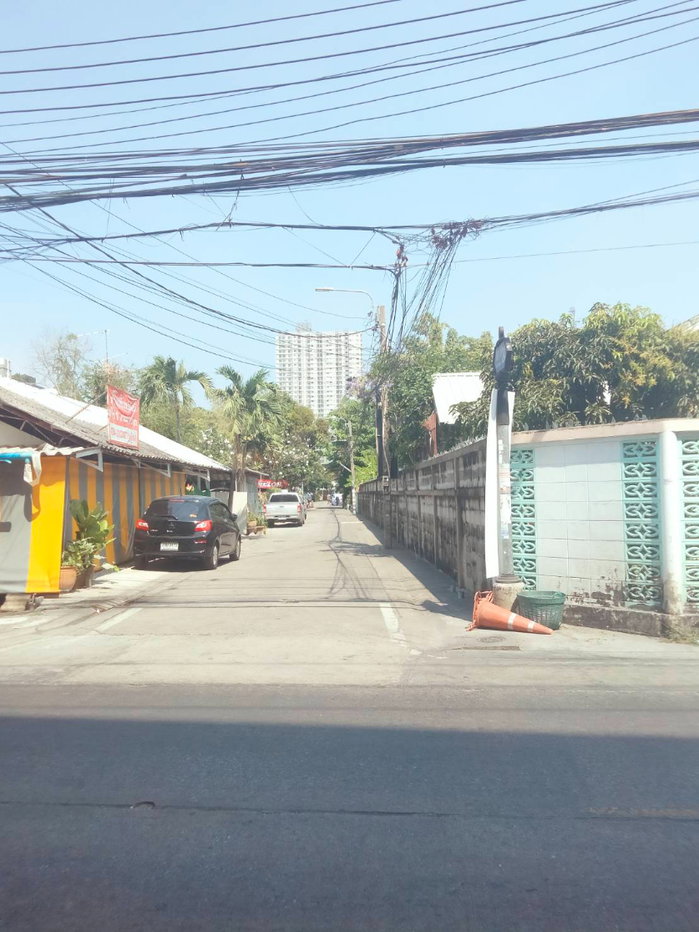 รูป 97583 - โอกาสทองของนักพัฒนาอสังหาฯ! ขายที่ดินทำเลทอง ผังสีส้ม (ย.6) ซอยเรวดี 24 รวมกว่า 4 ไร่เศษ ใกล้รถไฟฟ้าสายสีม่วงและใจกลางนนทบุรี - รูปที่ 4/12