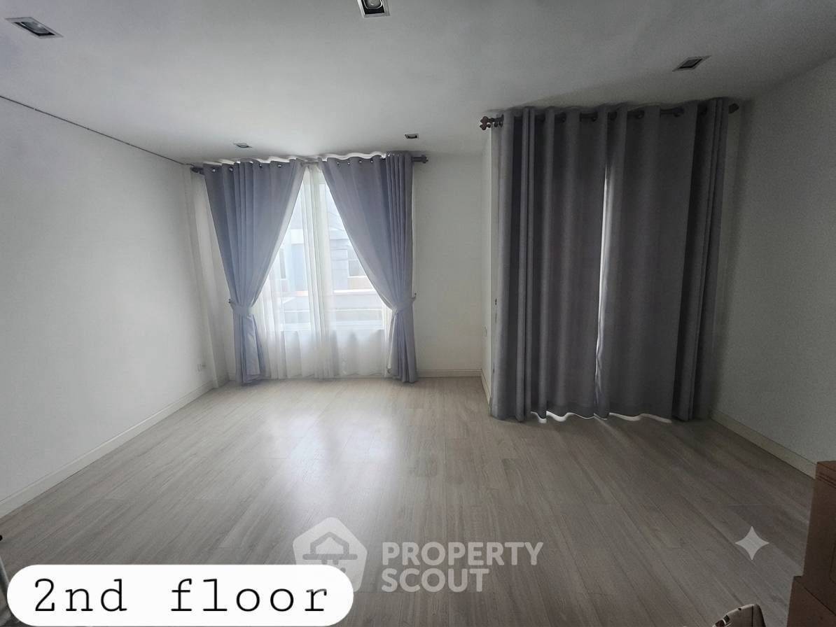 รูป ทาวน์เฮ้าส์ 4-ห้องนอน ใน ประเวศ (ID 3348693) - รูปที่ 10/11