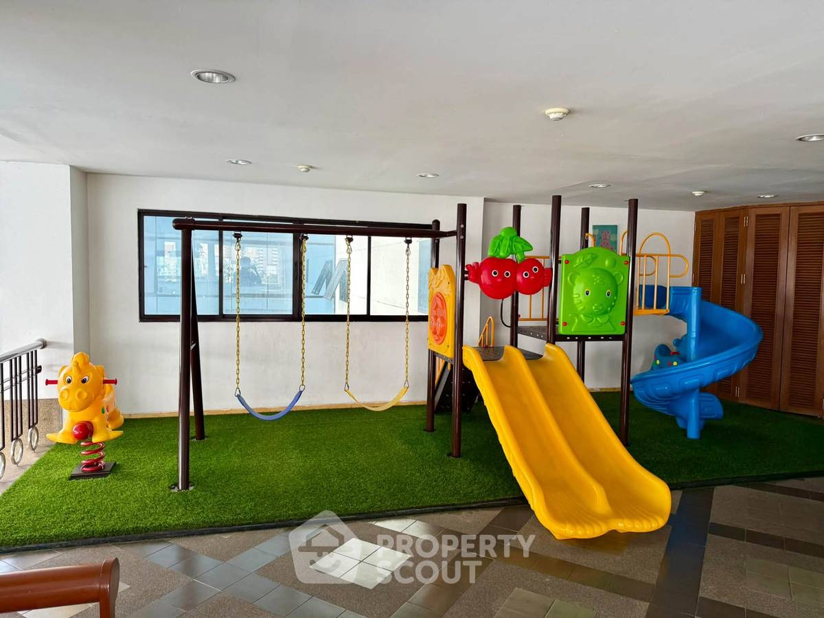รูป คอนโดสองห้องนอน 114 ตร.ม. United Tower Thong Lor ใกล้ BTS ทองหล่อ (ID 3348806) - รูปที่ 15/15