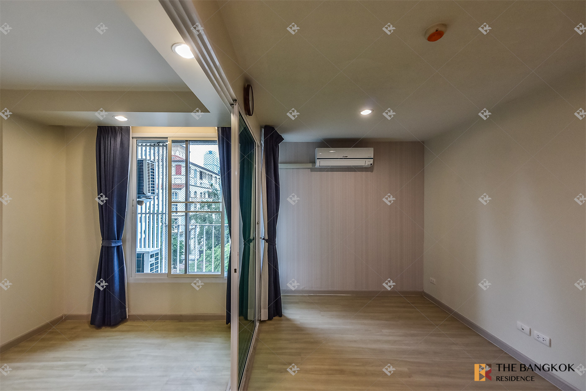 picture Focus on Saladaeng Room available, ready to move in near MRT Silom Station - 3/10