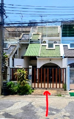 เช่าทาวน์โฮม ม.สวนดุสิต : **[HOT DEAL] ให้เช่า ทาวน์เฮ้าส์ 3 ชั้น ประชาชื่น 5 - 4 นอน 4 น้ำ 32 ตร.ว. ทำเลทองติด MRT เตาปูน 25,000 บ./ด. เท่านั้น!**