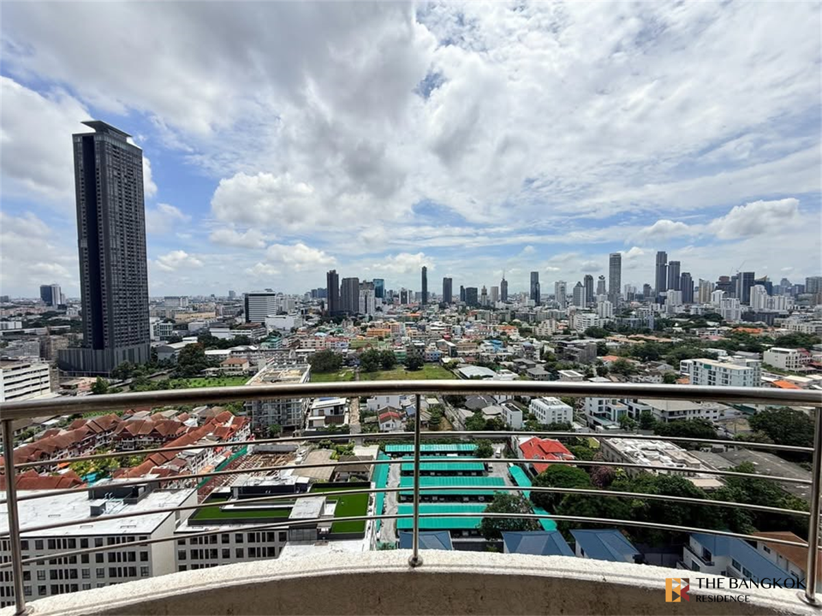 picture Supalai Place Sukhumvit 39 Popular units sell out fast - 3/10