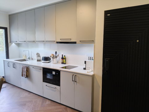 คอนโดทันสมัย 2 ห้องนอน 2 ห้องน้ําเพิ่งปรับปรุงใหม่