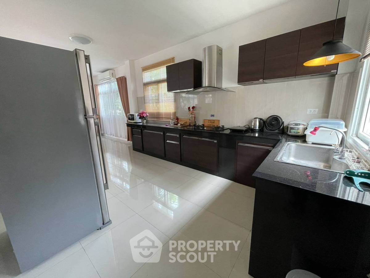 รูป คอนโด 3-ห้องนอน ที่ เดอะ ลิฟวิ่ง คอนโด ศรีราชา ใกล้ บ่อวิน (ID 3348795) - รูปที่ 5/26
