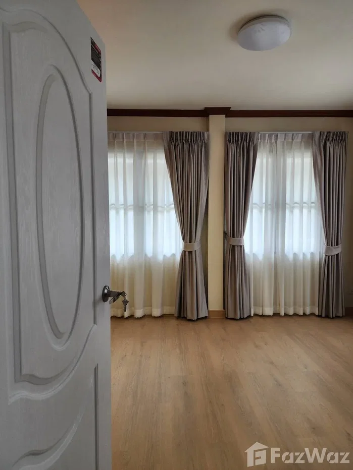 picture Fully Renovated 2-Storey Detached House | Modern Minimal 6810785 - 10/25