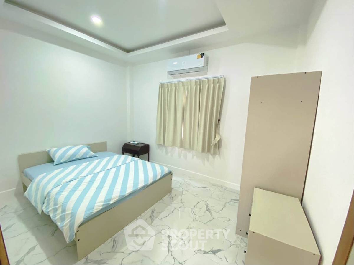 รูป บ้าน 4-ห้องนอน ใกล้ พัทยาตะวันออก (ID 3348652) - รูปที่ 13/16