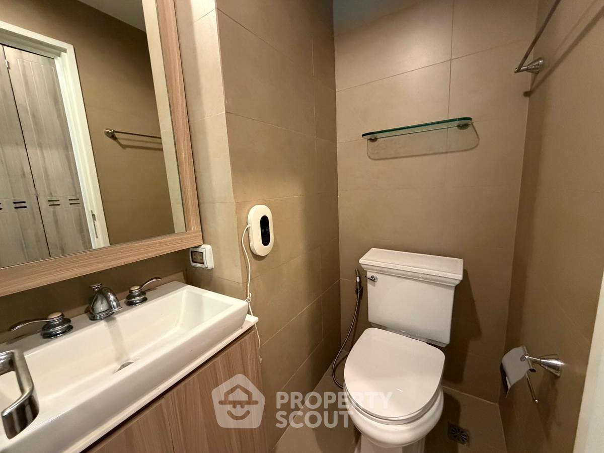 picture 1-BR Condo at Condolette Dwell Sukhumvit 26 near BTS Phrom Phong (ID 2209277) - 11/11