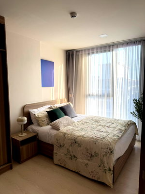 Condos for rent : Brand new - The Base Rise condominium for rent near Central shopping mall. 