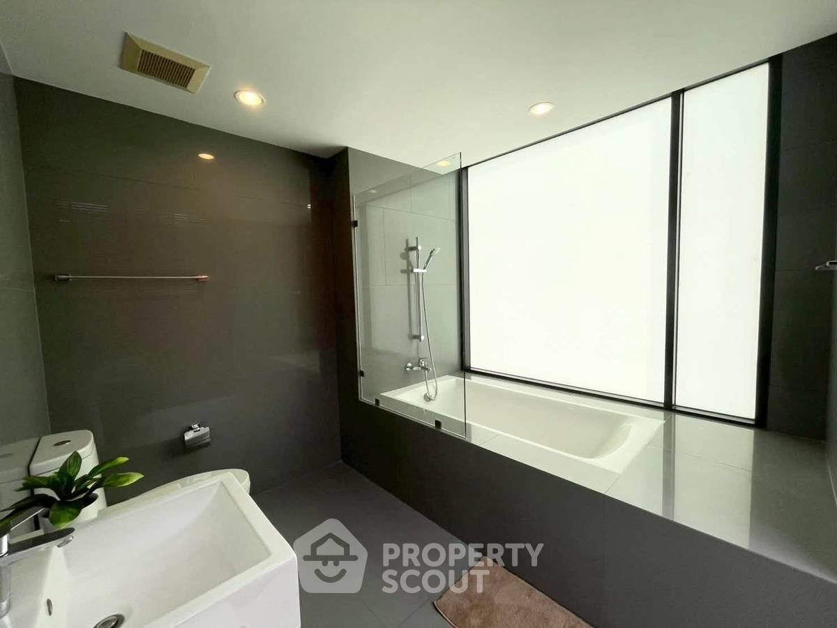 picture 2-BR Condo at Noble Revo Silom near BTS Surasak (ID 3348592) - 9/11